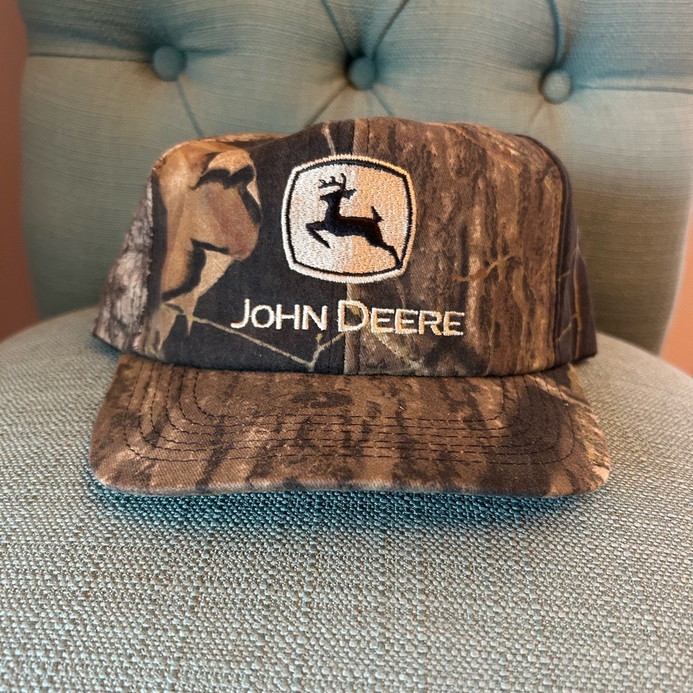 John Deere camo ballcap, NWOT